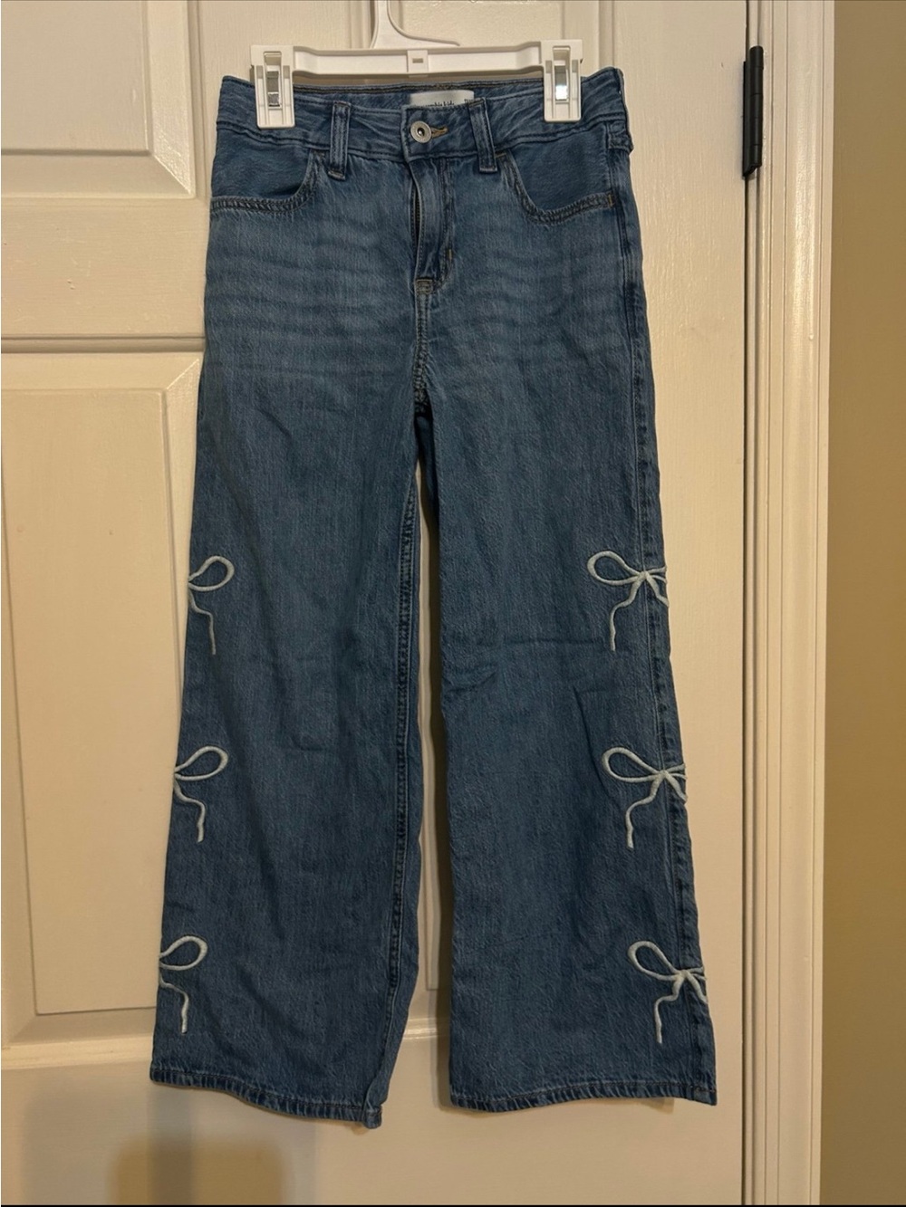 Abercrombie kids high rise ultra wide leg jeans 11/12 short